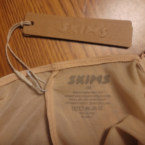 NWT SKIMS Barely There Shapewear Bodysuit Brief W/ Snaps Sand XXS SH-BSB-1641 - Picture 12 of 13